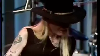 Download Johnny Winter's awesome speed in 'Sound the Bell' 1987 Sweden in a tv studio MP3