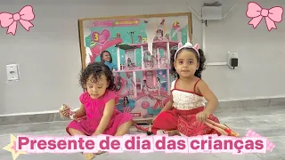 ABRINDO O PRESENTE DE DIA DAS CRIANÇAS | CASA DOS SONHOS DA BARBIE✨🩷