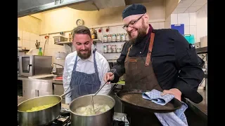 Tim Mälzer kocht! vom 24.02.2018 Hühnerfrikassee mit Spargel. 