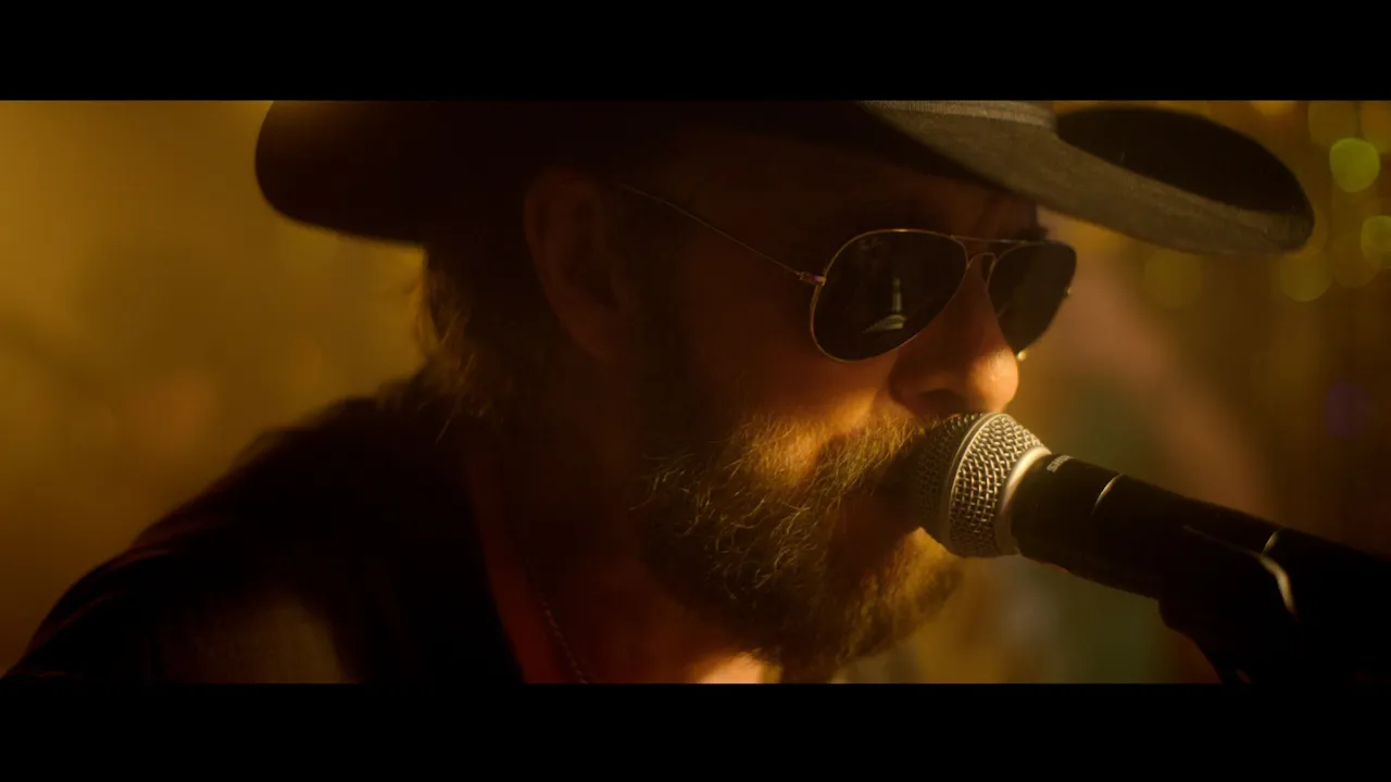 Ronnie Dunn - Two Steppers, Waltzes, and Shuffles (Official Video) Ronnie Dunn - Two Steppers, Waltzes, and Shuffles (Official Video)