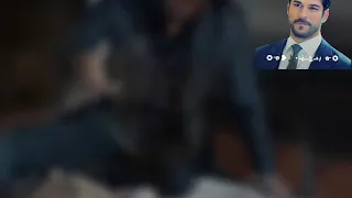 ماشي وشايل فوق كتافي حمل 