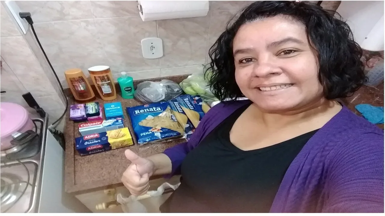 VLOG #63 COMPRINHAS DE MERCADO, PREPARANDO O FRANGO DA LUNA E JANTINHA SIMPLES POR LIZ FRUTUOSO