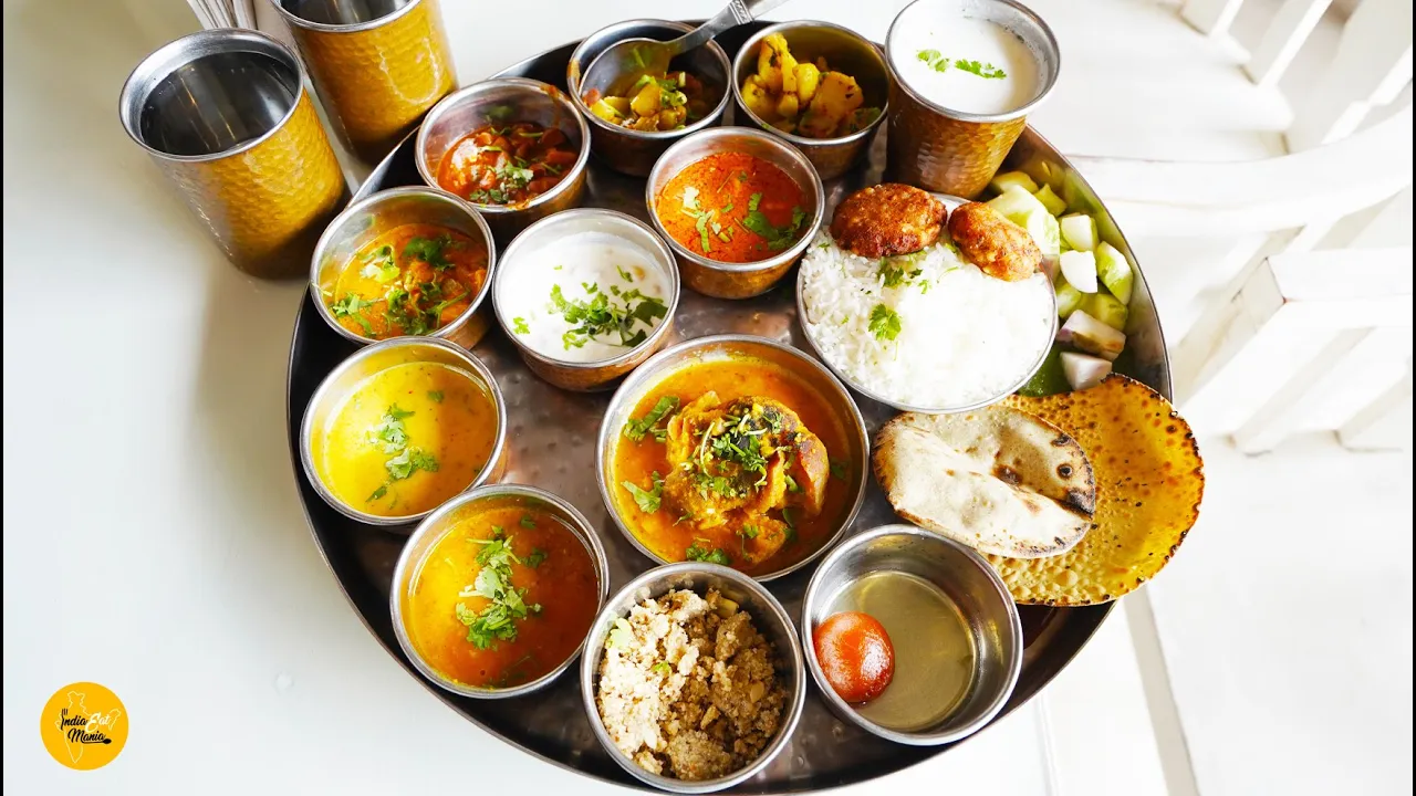 Raipur Famous Unlimited Padharo Sa Rajasthani Thali Rs. 300/- Only l Chhattisgarh Street Food