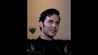 كلام امير عيد عن اغنيه نقطة بيضاء جوايا اثنين وانا الثالث 