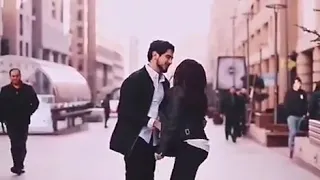 انت اللي بين ايديك بدأت اعيش     دندنها