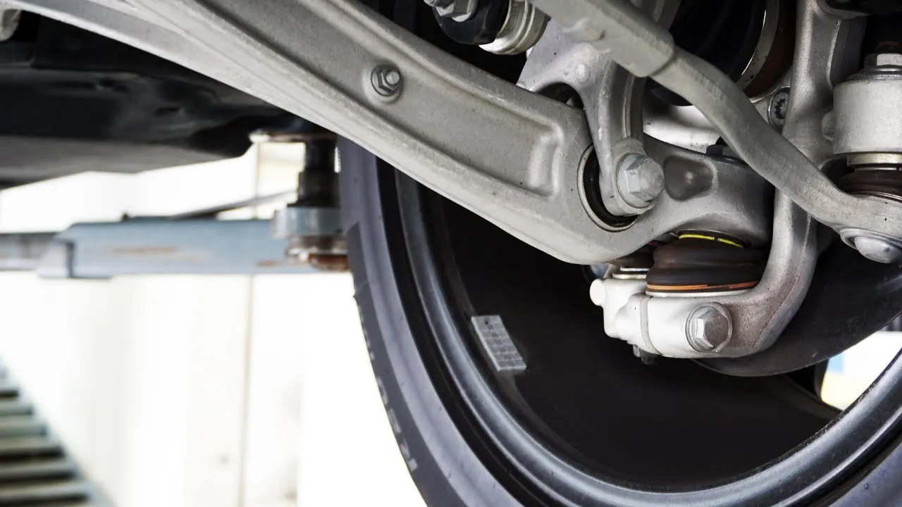 [EN] How to replace a track rod end (outer tie rod) | Masters of Motion