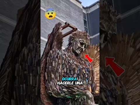 ¿Por qué hicieron esta estatua con 100.000 cuchillos ensangrentados? 😱🔪