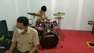 Download Bis Sekolah - Trio Kwek Kwek // Cover Drum Melrisky (SLB G RAWINALA) MP3