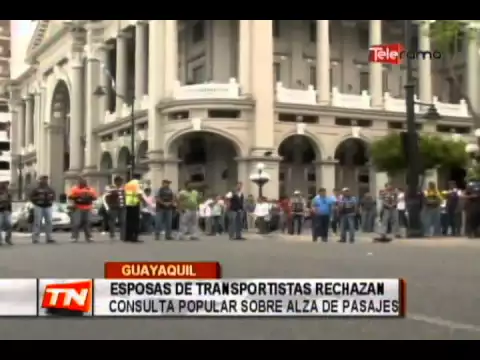 Esposas de transportistas rechazan consulta popular sobre alza de pasajes