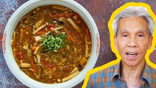 Download 🍲  Dad's AMAZING Hot and Sour Soup (酸辣湯)! MP3