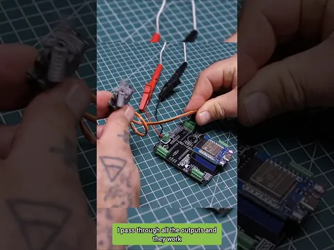 Testing all 10 servos for my robot PCB