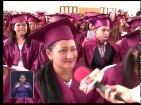490 estudiantes de bachillerato intensivo se graduaron