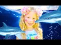 Download Lagu Nastya decora o carro com cores vivas e visita o zoológico