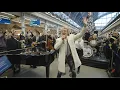 Download Lagu Rod Stewart with Jools Holland - Almost Like Being in Love (Official Music Video)