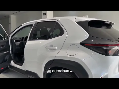 Toyota Yaris Cross 1||31050