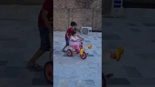 تيتي تيتي يلا نلعب يا كتاكيتي            دندنها