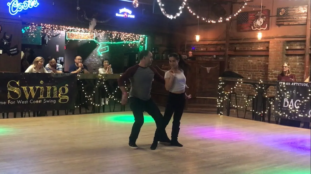 Mark Holcomb & Helen @ 916 Swing (1/13/23)