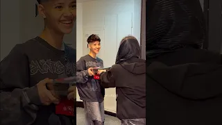 بنده خدا یچیزیم داد و رفت 