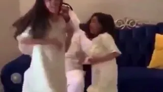 عايشة سني وبغني وبحب الحياة احلي مقطع ليلة العيد 