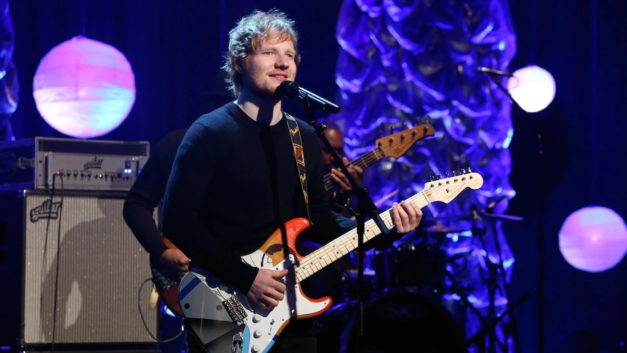 Ed Sheeran Performs 'Thinking Out Loud' Ed Sheeran Performs 'Thinking Out Loud'