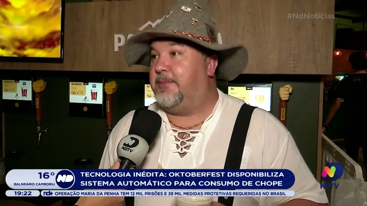 Visitantes da 37ª Oktoberfest podem utilizar sistema automático para consumo de chope
