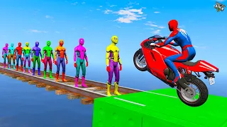 الرجل العنكبوت يعبر فوق سبايدرمان الاصفر سبايدرمان الخضر وسبايدرمان الملون SPIDERMAN COLOR PARKOUR 