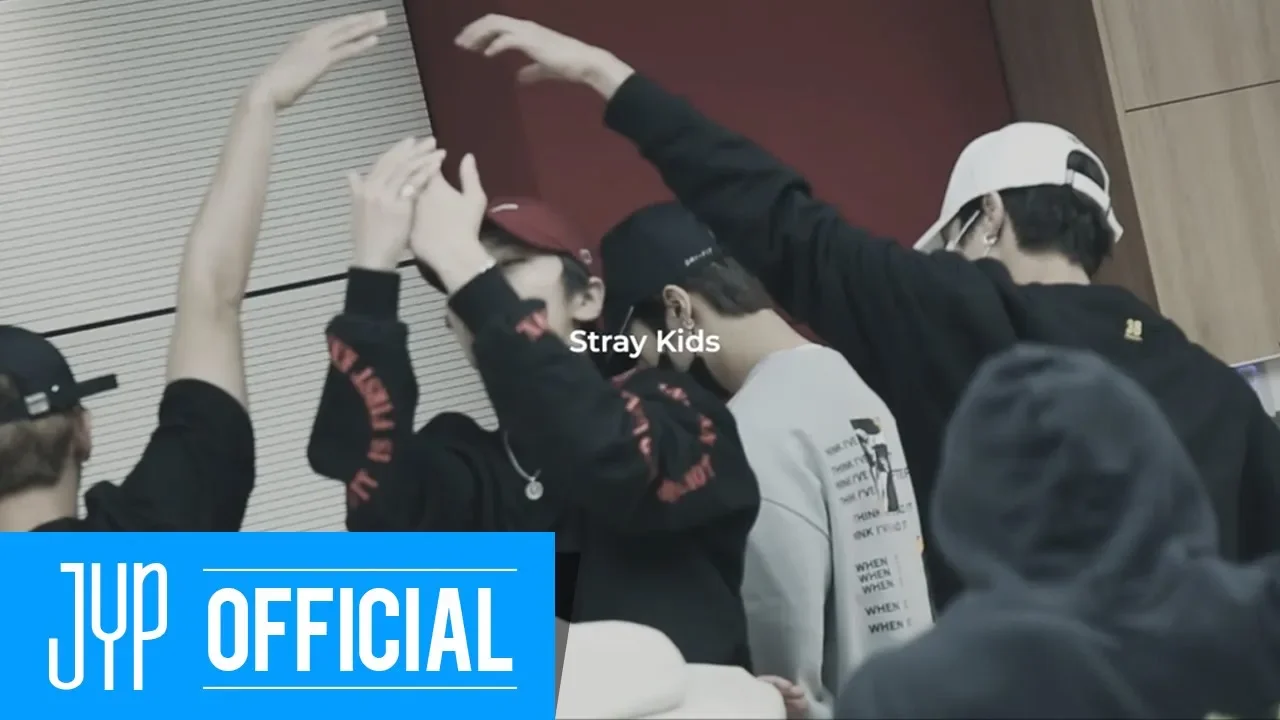 Stray Kids [INTRO "Clé : LEVANTER"]