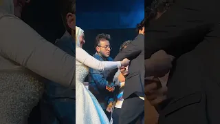 حسين اتجوز حسن وحسين الكابتن وحسين حسن عادل Youtubeshorts Friends Viralshorts Funny Friends 