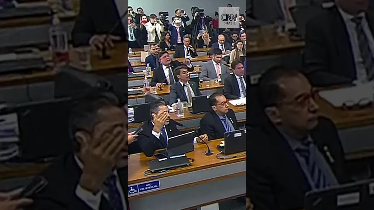#Shorts - "Cale a boca, respeite a comissão", diz relatora a deputado na CPMI do 8 de Janeiro