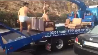 صارت سنة ال ٢٠٠٠ و زبط البلد دندنها
