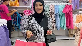 لما تنزلي انتي وجوزك تشترو لبس للعيال 