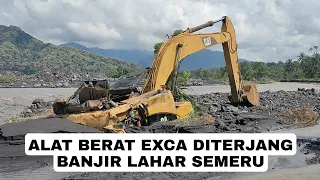 Download PENAMPAKAN ALAT BERAT EXCAVATOR DITERJANG BANJIR LAHAR SEMERU, IMBAS HUJAN DERAS MP3