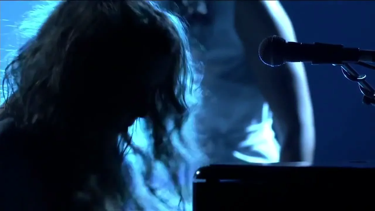 Jack White - Take me with you when you go - Live Amex 2012