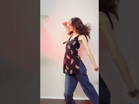 Kyun aage piche dolte ho bhawron ki tarah | Girls amazing dance 🤩✨ | #dance #ytshorts #fypシ