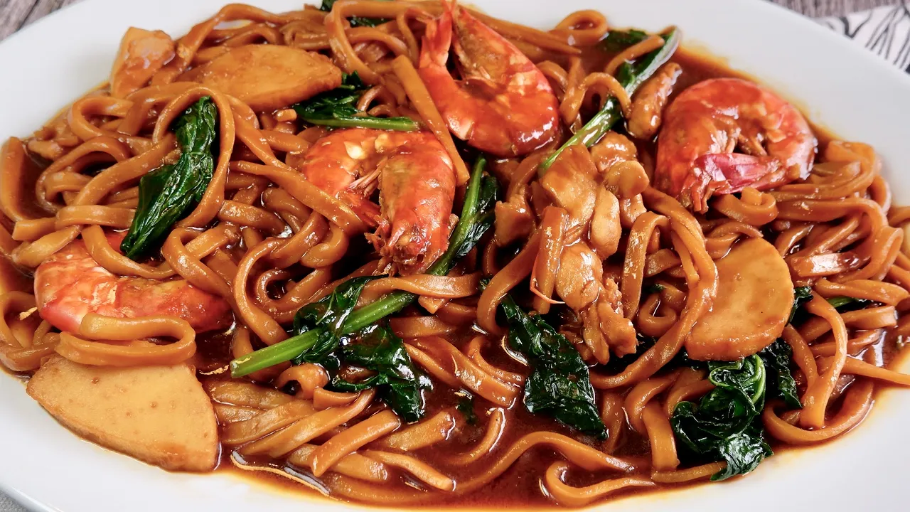 Noodles Cooked This Way Are Better Than Fried! Hokkien Mee  Singapore Zi Char Noodle Recipe