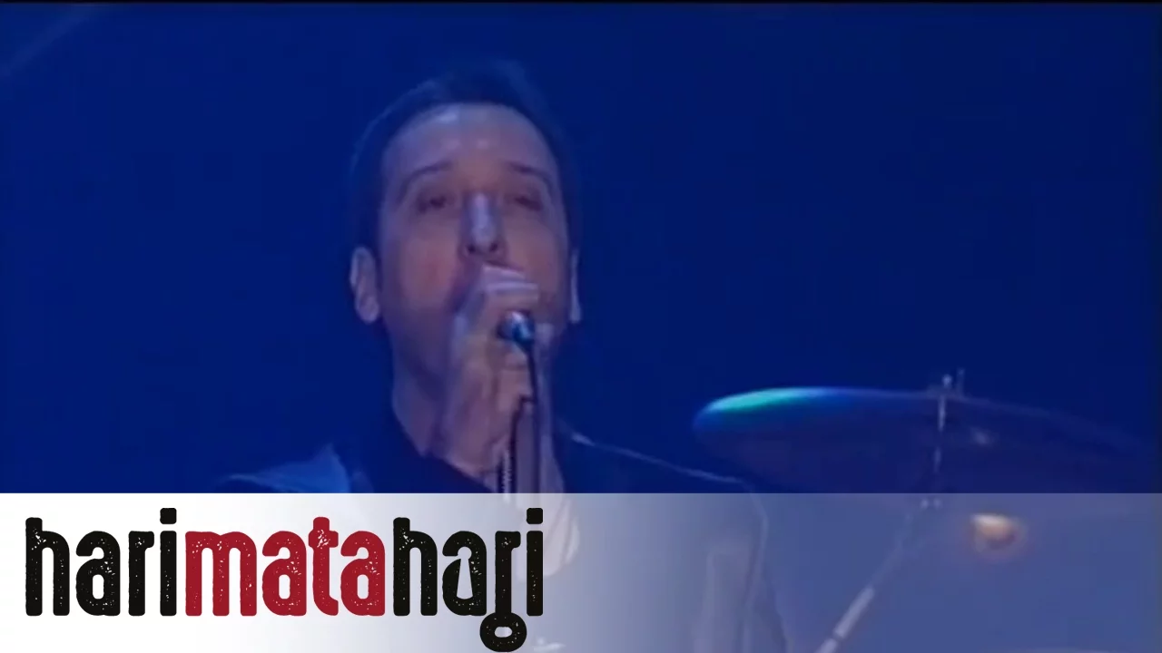 Hari Mata Hari - Kad dođe oktobar - (Live Zetra 2004)