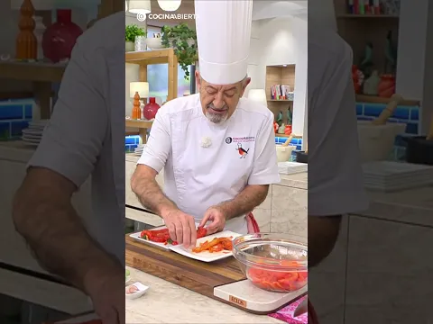 COMO PELAR y CORTAR pimiento morrón con las manos | Técnica de Karlos Arguiñanp