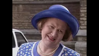 keeping up appearances let there be light s04 e07 part 03