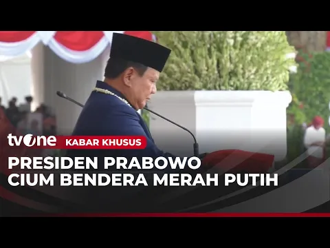 Momen Presiden Prabowo Cium Bendera Merah Putih