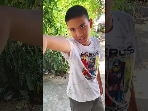 anak anak main bola kaki