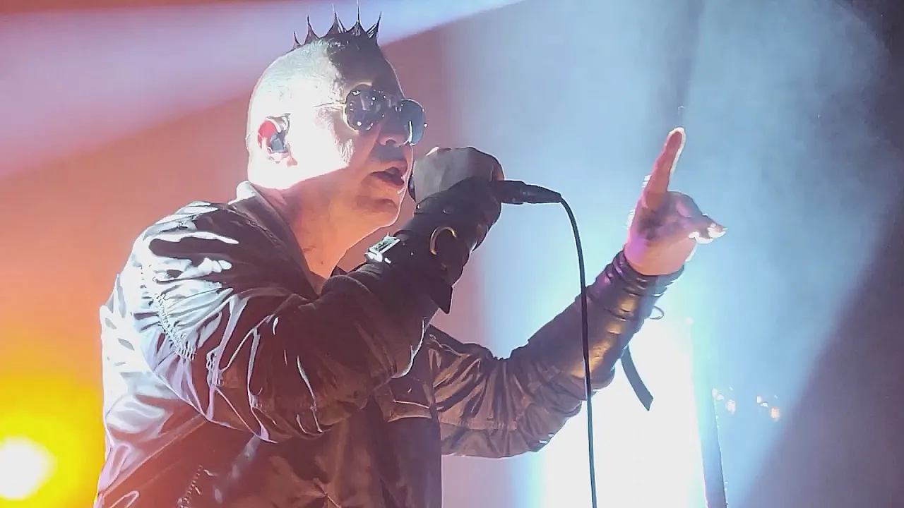 KMFDM - HYËNA KMFDM - HYËNA