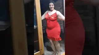 رقص بقميص نوم الذي كنت تنتظره سمعها