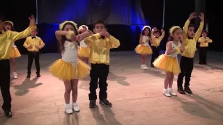 مشاركة طلاب روضة المجد بفقرة أنا كتكوت وأنا كتكوتة بمهرجان شموع المجد 