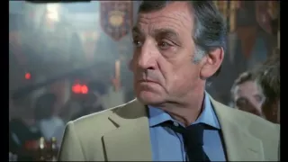 Espion, lève-toi (1982) - Un gin tonic