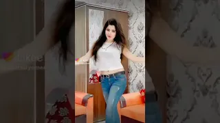 رقص على اغنيه فيصل علوي 