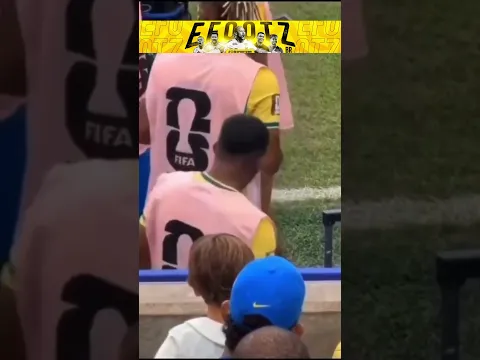 Endrick roubou os chicletes do  Ancelotti durante a partida 😂 #football #shorts l #futeboldaglobo