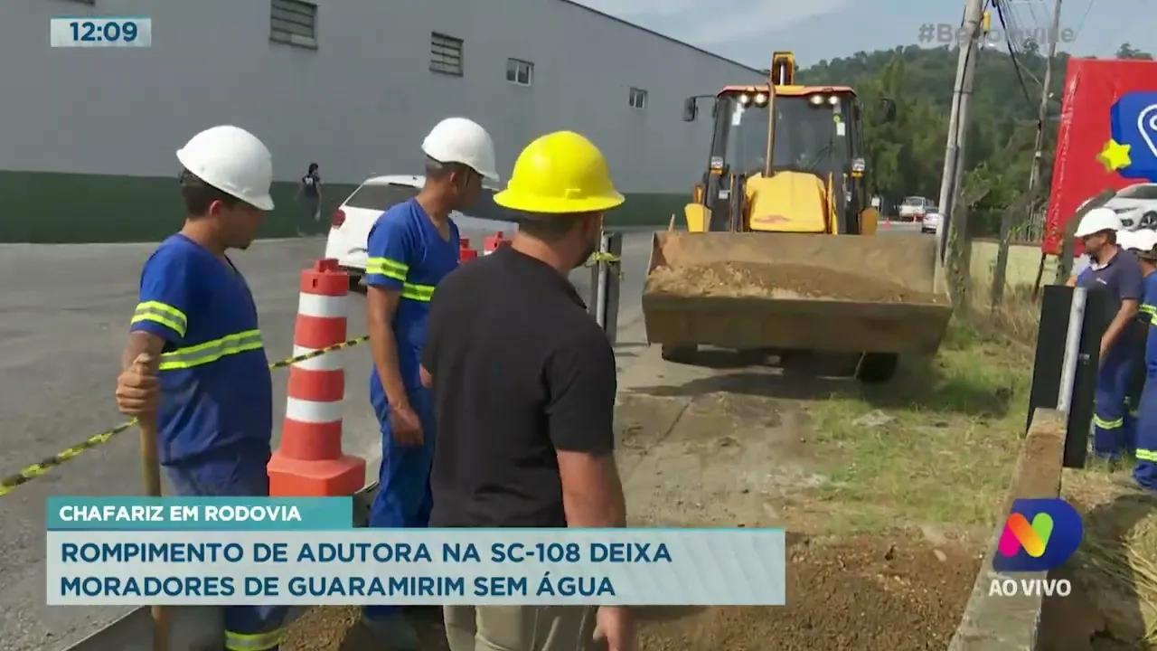 Chafariz em rodovia: rompimento de adutora na SC-108 deixa moradores de Guaramirim sem água
