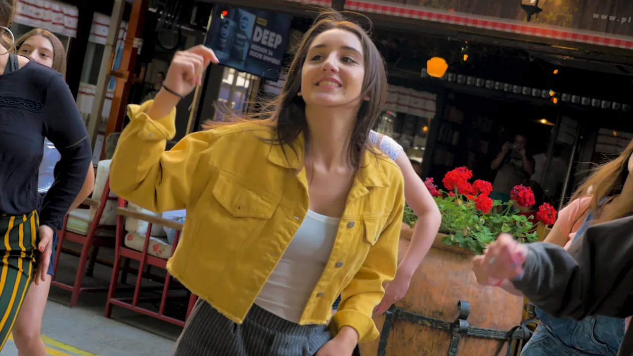 Flash Mob - Mamma mia! Here we go again! Flash Mob - Mamma mia! Here we go again!