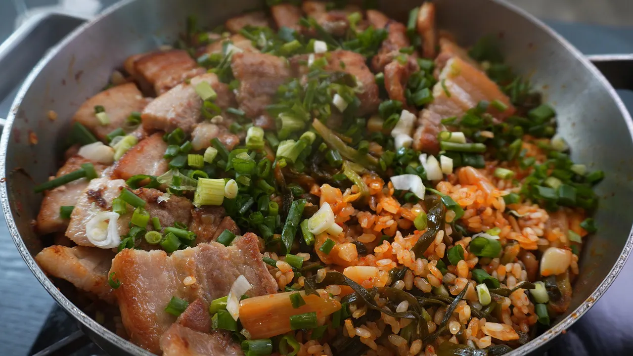 삼겹살 파김치 솥밥
