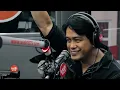 Marco Sison performs "My Love Will See You Through" LIVE on Wish 107.5 Bus